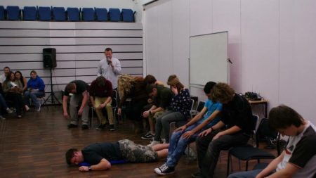 Stage hypnosis pictures by Stage Hypnotist Kris Anthony | HypnoticShow.co.uk