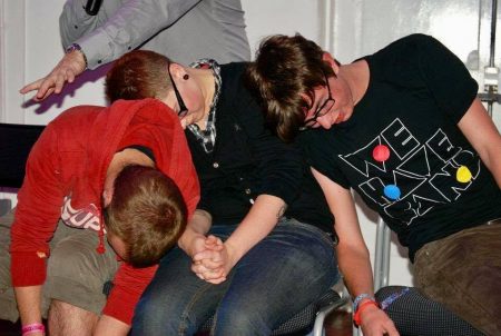 Stage hypnosis pictures by Stage Hypnotist Kris Anthony | HypnoticShow.co.uk